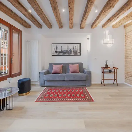 Ca' San Giacomo Canal View Apartment Venice