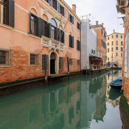 Apartment Ca' San Giacomo Canal View