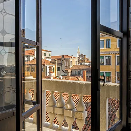 Palazzo Dei Fiori By Mate *