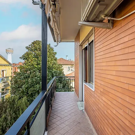 Mestre Cozy With Parking! Apartamento