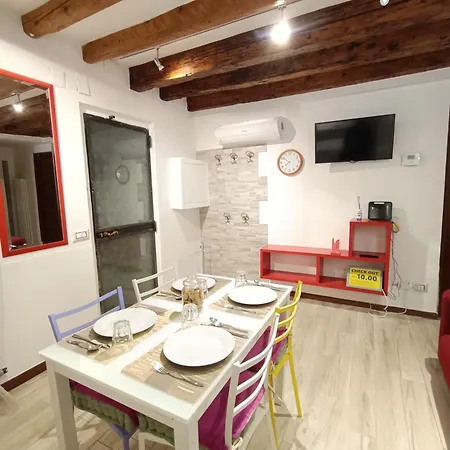 Apartment Briani Courtyard *