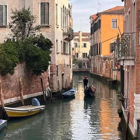 Apartment Ca' San Giacomo Canal View