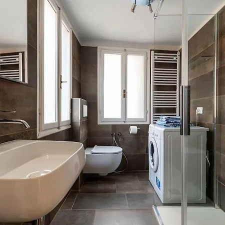 Ca Dei Zoti3 With Luggage Apartment