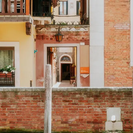 Casa Accademia * Venice