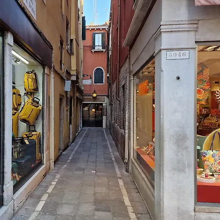 Veneziacentopercento & * Venice