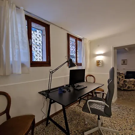 Veneziacentopercento La Forcola Apartment, Next To Rialto Bridge 威尼斯