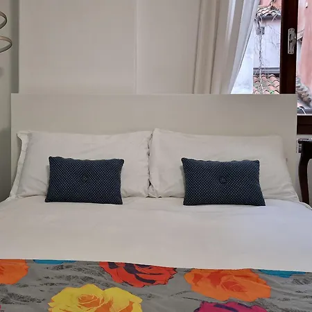 Veneziacentopercento La Forcola Apartment, Next To Rialto Bridge Apartment *