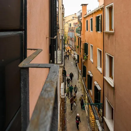 Lover's Nest In San Marco Square Apartment