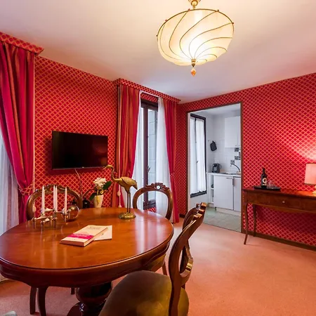 Apartment Lover's Nest In San Marco Square *