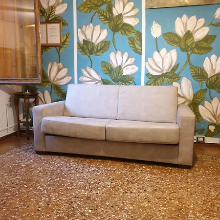 The Artist Place Homestay *