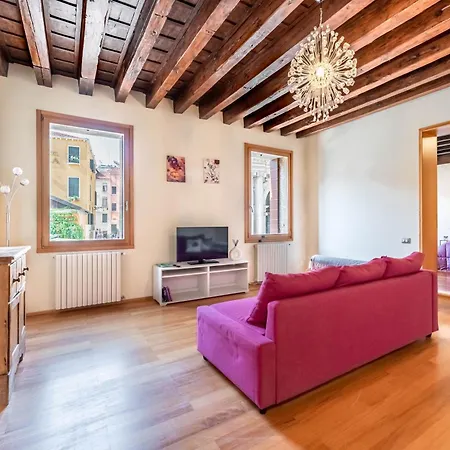 Apt With Amazing View - San Marco Apartment Venice