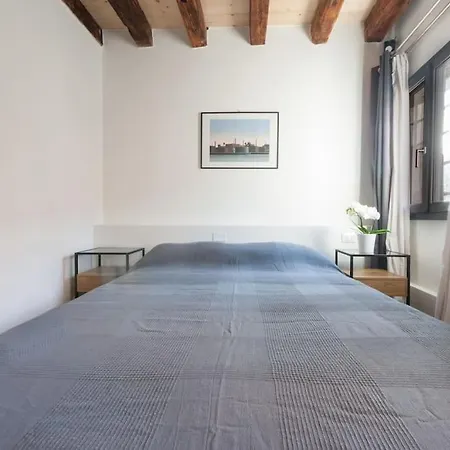 Ca' Ferrando, Brand New Apartment, Experienced Host! * Venice