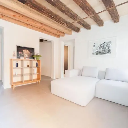 Ca' Ferrando, Brand New Apartment, Experienced Host!