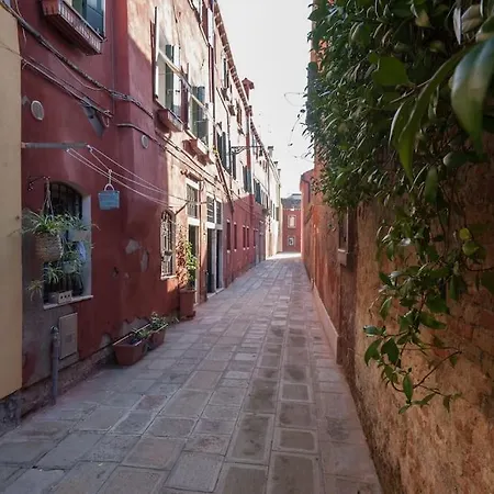 Ca' Ferrando, Brand New Apartment, Experienced Host! Apartment