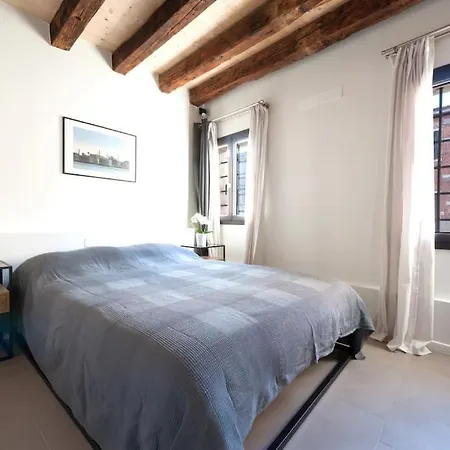 Apartment Ca' Ferrando, Brand New Apartment, Experienced Host! *