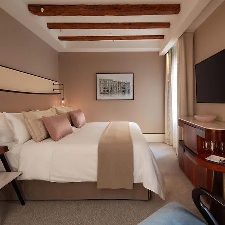 The St. Regis 5*