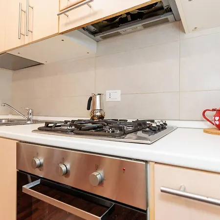 Hapton House 12 Apartment *