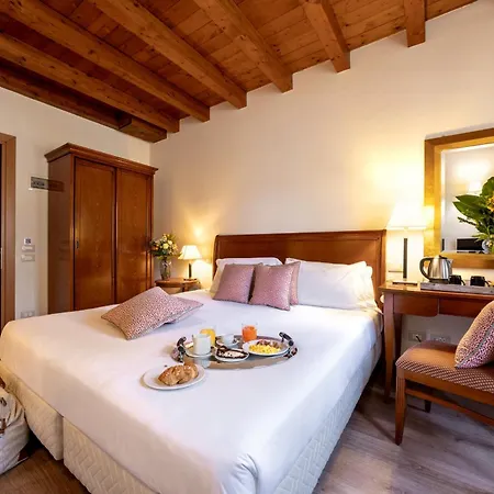 Venice Airport 4*