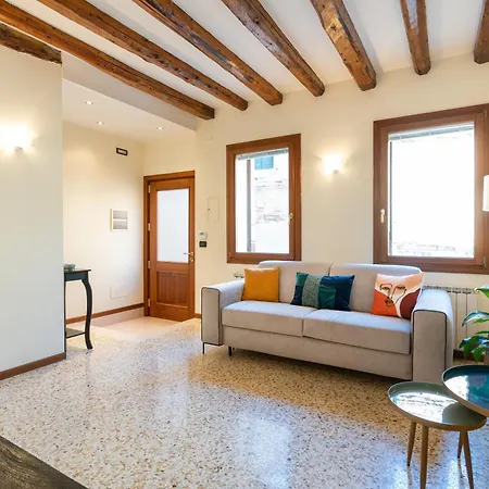 Appartamento Elegante E Luminoso, Spazio Esterno Privato