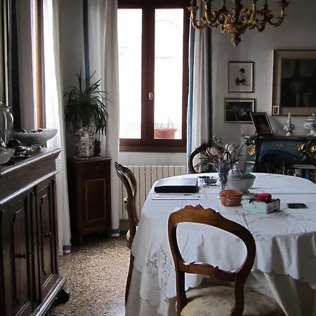 At A Palazzo Bed & Breakfast Venice