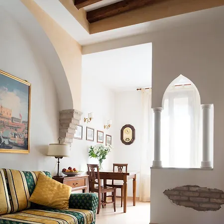 San Giacomo Apartment *