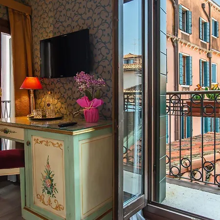 La Fenice Et Des Artistes 3*