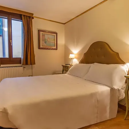 La Fenice Et Des Artistes Hotel 3*