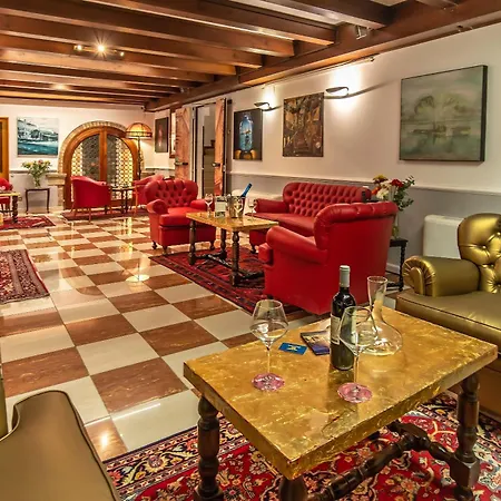 La Fenice Et Des Artistes 3*
