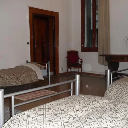 Youth Palace Hostal