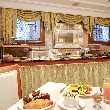 Hotel Antiche Figure