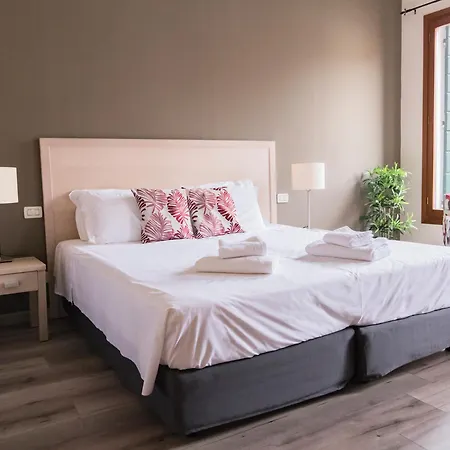 Guest house Casanova Ai Tolentini 2*