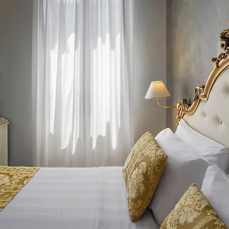 Szálloda Pausania 3*