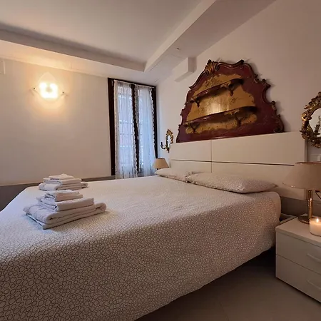 Ca' Priuli 1 *