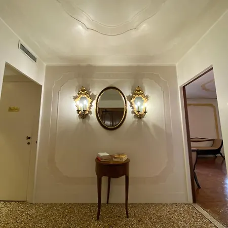Palazzetto Pisani Grand Canal Veneza