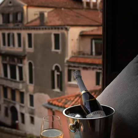 Fenix Tosca Apartment Venice