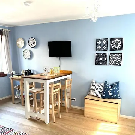 Apartment Blue George