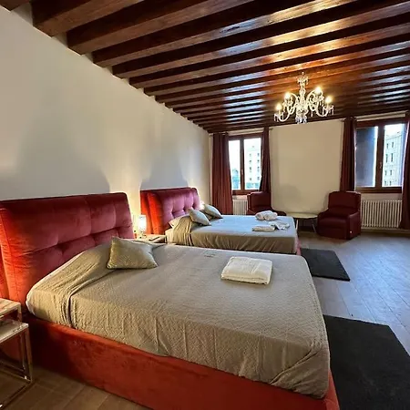 Luxury Suites Bed & Breakfast *