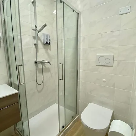 Homestay Venice Station House