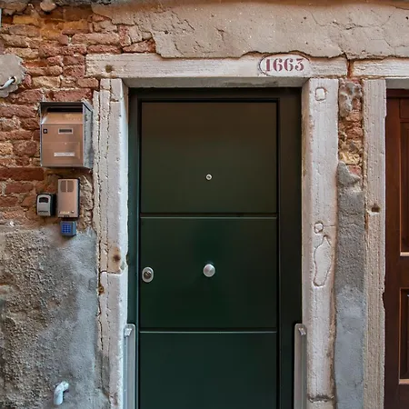 Tre Elementi, Close The Grand Canal * Venice