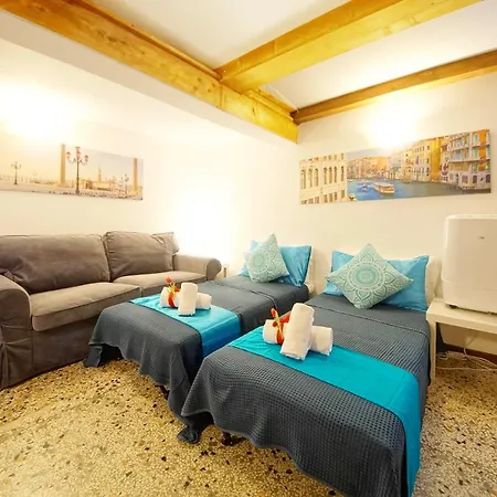 Apartment Campo San Polo Rialto Venice