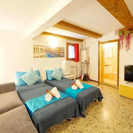 Campo San Polo Rialto Apartment Venice