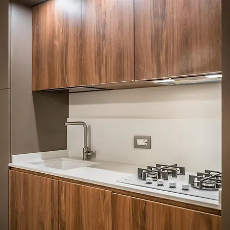 Apartment Honeymoon *