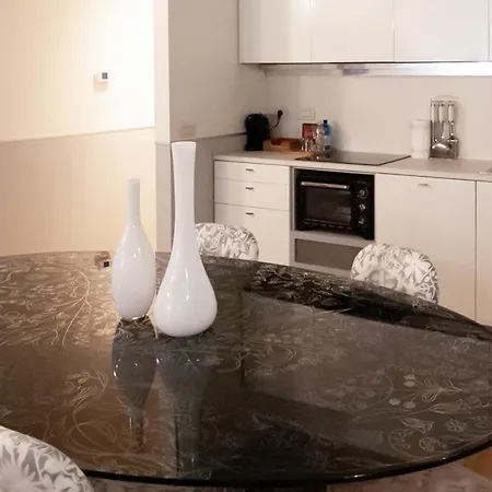 The Lovers' Loft Apartment *