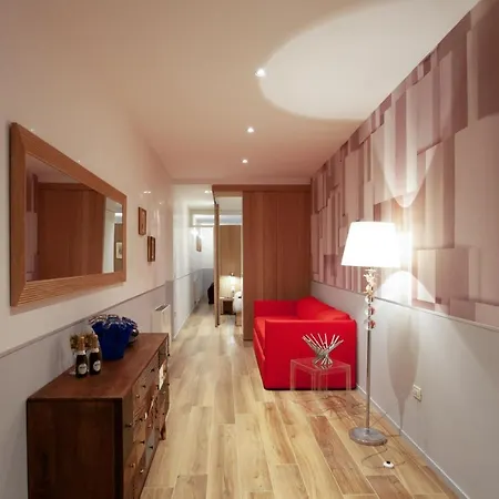The Lovers' Loft Apartment *