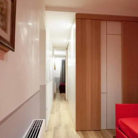 The Lovers' Loft Apartment