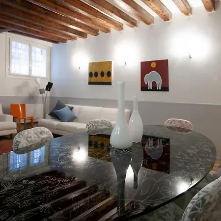 The Lovers' Loft * Venice