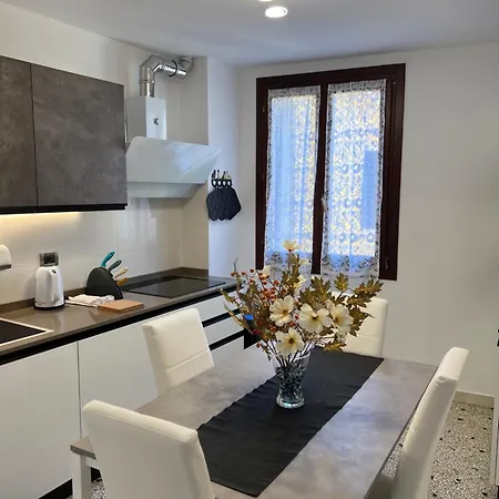 Ca' Delfina Apartment Venice
