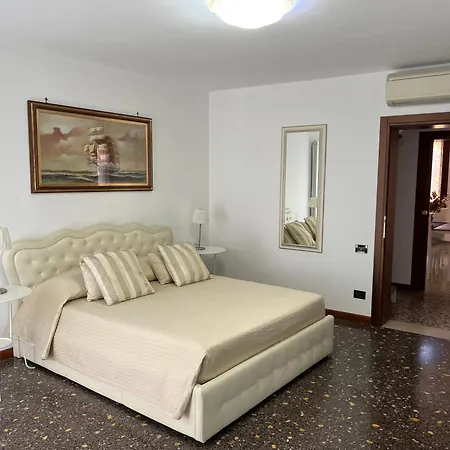 Ca' Delfina Apartment