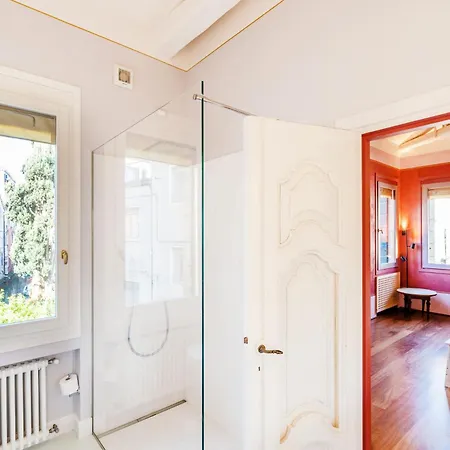 Di Lusso Con Terrazza Sull'acqua Venice