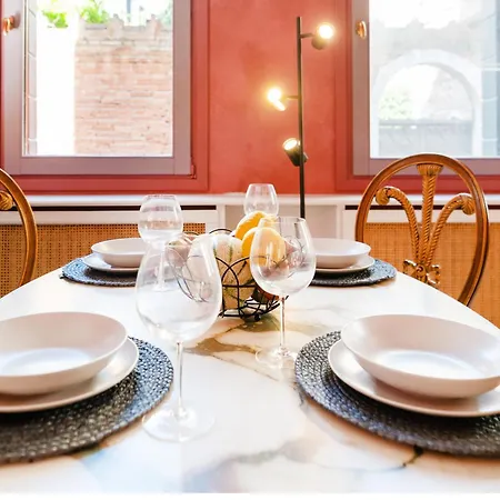 Di Lusso Con Terrazza Sull'acqua Wenecja